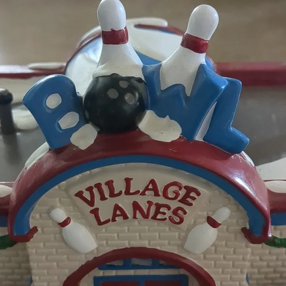 Dept 56 Village Lanes Bowling Alley - Picture 5 of 6